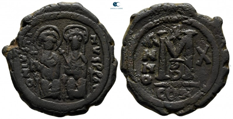 Justin II and Sophia AD 565-578. Constantinople
Follis Æ

31 mm., 14,78 g.
...