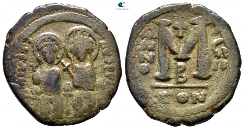 Justin II and Sophia AD 565-578. Constantinople
Follis Æ

32 mm., 13,17 g.
...