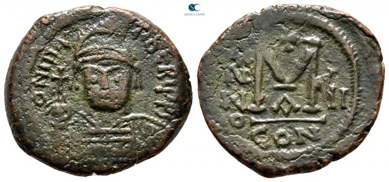 Maurice Tiberius AD 582-602. Constantinople
Follis Æ

29 mm., 10,86 g.


...