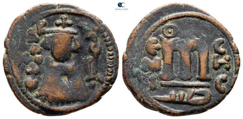 Time of 'Abd al-Malik ibn Marwan AD 685-705. Hims (Emesa)
Fals Æ

20 mm., 3,7...