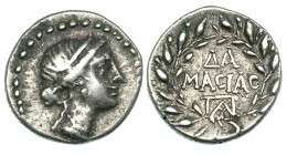 PELOPONESO. Acaya. Trióbolo (146-32 a.C.). A/ Cabeza de Afrodita diademada a der. R/ DA/MACIAC, debajo monograma, todo dentro de láurea. AR 2,3 g. SBG...