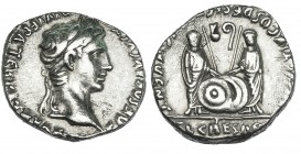 AUGUSTO. Denario. Lugdunum. R/ Cayo y Lucio, símpulo a der. hacia la izq. y lítuo a izq. hacia la der. RIC-207. FFC-22. MBC.
