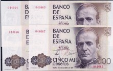 BANCO DE ESPAÑA. 5000 pesetas. 10-1979. Cuatro billetes correlativos. Sin serie. ED-E-40. SC.