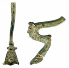 ROMA. Imperio Romano. Bronce. Lote de dos objetos: pie/soporte de trípode con representación de cabeza de Sátiro y asa de jarro con representación de ...
