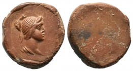 Ancient Roman Terracotta Theater Ticket. Condition: Very Fine

Weight: 2,08 gr
Diameter: 21,20 mm
