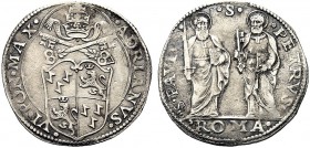 MONETE ITALIANE REGIONALI
ROMA
Adriano VI (Adriaan Florensz), 1522-1523. Giulio. Ar gr. 3,56 ADRIANVS VI PON MAX Stemma sormontato da triregno e chi...