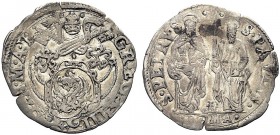 MONETE ITALIANE REGIONALI
ROMA
Gregorio XIII (Ugo Boncompagni), 1572-1585. Giulio. Ar gr. 2,89 Stemma ovale sormontato da chiavi decussate. Rv. San ...