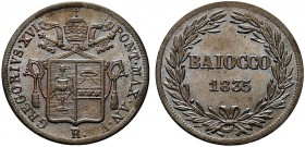 MONETE ITALIANE REGIONALI
ROMA
Gregorio XVI (Mauro Cappellari della Colomba), 1831-1846. Baiocco 1835 a. V. Æ Come precedente. Pag. 262; Gig. 156. S...