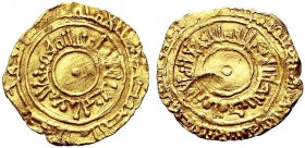 MONETE ITALIANE REGIONALI
SICILIA
Al Mu’izz, Califfo Fatimide, 935-975. Robâi, Palermo. gr. 1,04 Doppio giro di leggenda circolare. Rv. Doppio giro ...