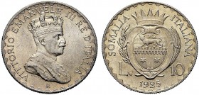 MONETE DEI SAVOIA

Colonia Somala. Vittorio Emanuele III, 1909-1925. 10 Lire 1925. Ar Busto coronato, con manto d’ermellino, a d. Rv. Stemma somalo ...