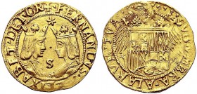 MONETE STRANIERE
SPAGNA
Fernando V e Isabella, 1476-1516. Doppio excellente, sigla S, zecca Siviglia. Au gr. 7,01 Tipo Calicò 62. Rara. q. SPL