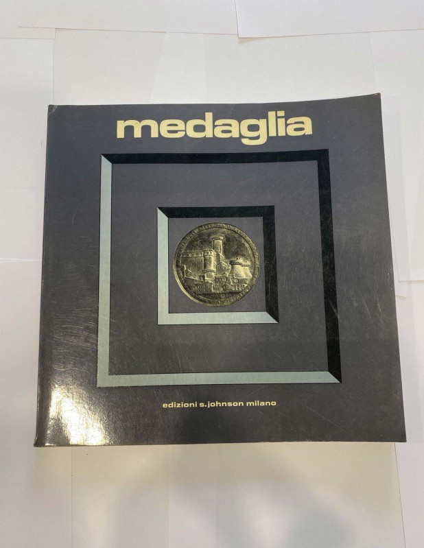 Volume "Medaglia" - Edizione Stefano Johnson Milano - Anno 2 n.3 Giugno 1972 
n...