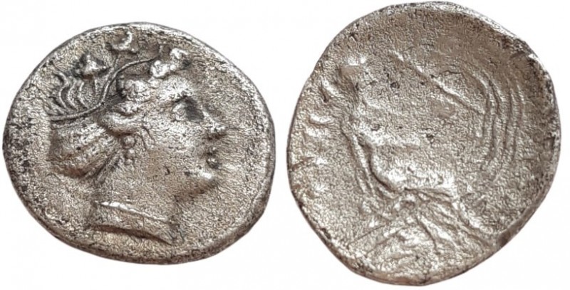 Tetrobol AR
Euboia, Histiaia, 3rd-2nd centuries BC., Wreathed head of the nymph...