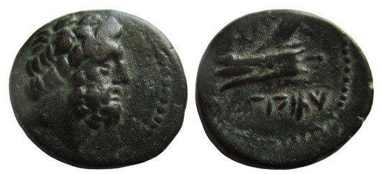 Bronze Æ
Phoenicia. Arados, c. 150-100 BC, Jugate heads of Zeus right / Prow of...