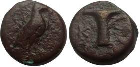 Bronze Æ
Aeolis. Kyme, c. 350-250 BC, Eagle standing right / One-handled vase, nice brown patina
15 mm, 4,40 g
SNG Copenhagen 41-3