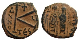 Half Follis Æ
Justinus II & Sophia (565-578)Throne
22 mm, 5,42 g