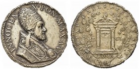ROMA
Innocenzo X (Giovanni Battista Pamphilj), 1644-1655.. Medaglia 1649 a. VI opus G. Mola.
Ag gr. 29,83 mm 38
Dr. INNOCEN - X PON MAX AN VI. Bust...