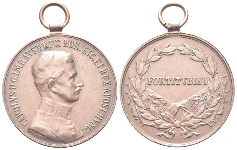 AUSTRIA
Karl, 1864-1891.. Medaglia al valore militare opus Kautsch.
Æ gr. 15,2...