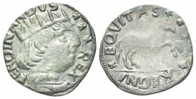 AQUILA (L’) 
Ferdinando I d’Aragona (Ferrante), 1458-1494.. Cavallo con aquiletta.
Æ gr. 2,06
Dr. FERDINANDVS - REX. Busto radiato a d.
Rv. EQVITA...