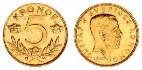 Sweden 5 Kronor 1920 W Gustaf V(1907-1950). Averse: Head right. Reverse: Value and crowns above sprigs. Gold. Scratches. KM 797