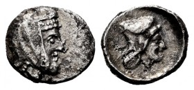 Samaria. Levante Medio. Óbolo. 375-333 d.C. (Meshorer & Qedar 185). (Sofaer 169). Anv.: Cabeza masculina barbada a la derecha con tocado satrapal. Rev...