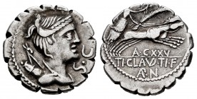 Claudia. Denarip. 79 a.C. Roma. (Ffc-566). (Craw-383-1a). (Cal-425). Rev.: Victoria con corona y palma en biga a derecha, debajo A CXXV, en exergo TI ...