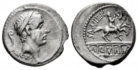Marcia. Denario. 56 a.C. Roma. (Ffc-894). (Craw-425/1). Anv.: Cabeza diademada de Ancus Marcius a derecha, detrás lítuo y debajo ANCVS. Rev.: Estatua ...
