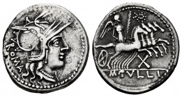 Tullia. Denario. 120 a.C. Roma. (Ffc-1162). (Craw-280-1). (Cal-1317). Rev.: Victoria con palma en cuadriga a derecha, encima una corona, debajo de los...
