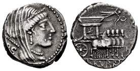 Rubria. Denario. 87 a.C. Roma. (Ffc-1192). (Craw-348/2). (Cal-1233). Rev.: Carro triunfal a derecha, encima Victoria volando con una corona, debajo L ...
