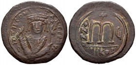 Tiberio II Constantino. Follis. 578-582 d.C. Nicomedia. (Sear-441). Ae. 15,03 g. MBC-/MBC. Est...40,00.