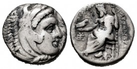 Imperio Macedonio. Alejandro III Magno. Dracma. 336-323 a.C. Arrhidaios. (Price-2597). Anv.: Cabeza de Heracles a derecha recubierta con piel de león....