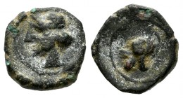 Cartagonova. 1/4 de calco. 225-215 a.C. Cartagena (Murcia). (Abh-521). Anv.: Cabeza de Tanit a izquierda. Rev.: Casco. Ae. 1,54 g. BC+. Est...25,00.