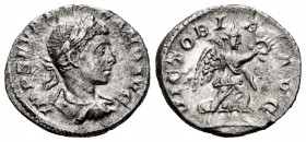 Alejandro Severo. Denario. 222 d.C. Antioquía. (Spink-7930 variante). Rev.: VICTORIA AVG. Victoria avanzando a derecha, con corona y palma. Ag. 2,94 g...