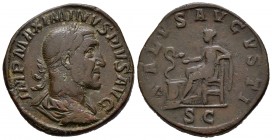Maximino I. Sestercio. 238 d.C. Roma. (Spink-8339). (Ric-67). Rev.: SALVS AVGVSTI SC. Salud sentada a izquierda dando de comer a una serpiente. Ae. 18...