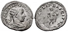 Gordiano III. Antoniniano. 242-244 d.C. Incierta. (Spink-8659). (Ric-216). Rev.: (SAE)CVLI FELICITAS. Gordiano en pie a derecha con lanza y globo. Ag....