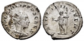 Filipo II. Antoniniano. 245-246 d.C. Roma. (Spink-9240). (Ric-218d). Rev.: PRINCIPI IVVENT. El emperador en pie a izquierda con globo y lanza. Ag. 3,4...