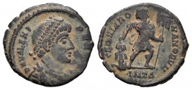 Valens. Centenional. 364-367 d.C. Antioquía. (Spink-19762). (Ric-10b-c y 35b). (Ch-11/12). Rev.: GLORIA ROMANORVM. Valens, con vestimenta militar, ava...