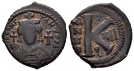 Tiberio II Constantino. 1/2 follis. 578-582. Theoupolis (Antioquía). (Sear-450 (mismo ejemplar)). Ae. 7,67 g. MBC-. Est...35,00.