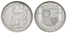 II República (1931-1939). 1 peseta. 1933*3-4. Madrid. (Cal 2019-34). Ag. 5,02 g. EBC+. Est...25,00.
