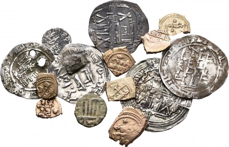 Lote de 14 monedas de Al Andalus, incluye fracciones de dinar (7), dirhams (5), ...