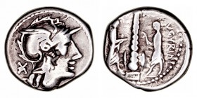 Minucia
Denario. AR. Roma. (134 a.C.). A/Cabeza de Roma a der., detrás X. R/ Columna flanqueada por M. y L. Minucio, alrededor (TI MINVCI C.F.) AVGVR...