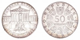 Austria 
50 Schilling. AR. 1968. 50 Aniversario de La República. 19.91g. KM.2904. Suave y bonita pátina. SC-.