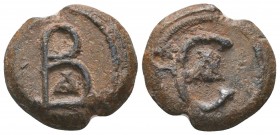 Byzantine lead seal of Basileios officer
(ca 6th/7th cent.)
Obv.: ΒΑ/ 
Rev.: C(Ι)Λ(ΕΙΟΥ)
(Of Basileios)


Condition: Very Fine

Weight: 13.40 gr
Diame...