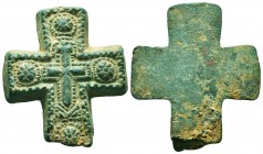 Beautifully Decorated Solid Byzantine Cross, 7th - 12th Century.

Condition: Very Fine

Weight: 115.20 gr
Diameter: 60 mm