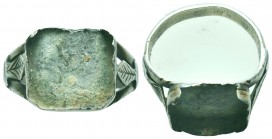 Medieval Silver Ring , Circa 7th - 12th Century,

Condition: Very Fine

Weight: 3.50 gr
Diameter: 24 mm
