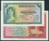 Conjunto de 2 billetes de 5 Pesetas y 10 Pesetas, emitidos en 1935 ambos sin serie (Edifil 2017: 363, 364). Apresto original. SC.