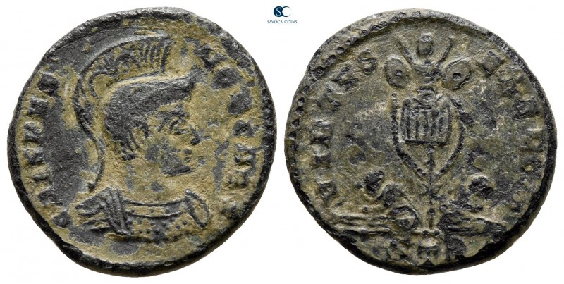 Crispus, as Caesar AD 316-326. Treveri
Follis Æ

18 mm., 3,03 g.



nearl...