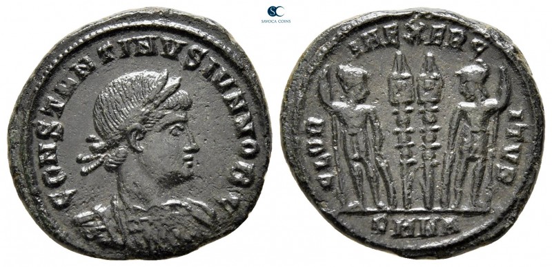 Constantinus II, as Caesar AD 317-337. Nicomedia
Follis Æ

18 mm., 3,05 g.
...