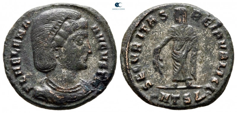 Helena, mother of Constantine I AD 324-329. Thessaloniki
Follis Æ

19 mm., 2,...