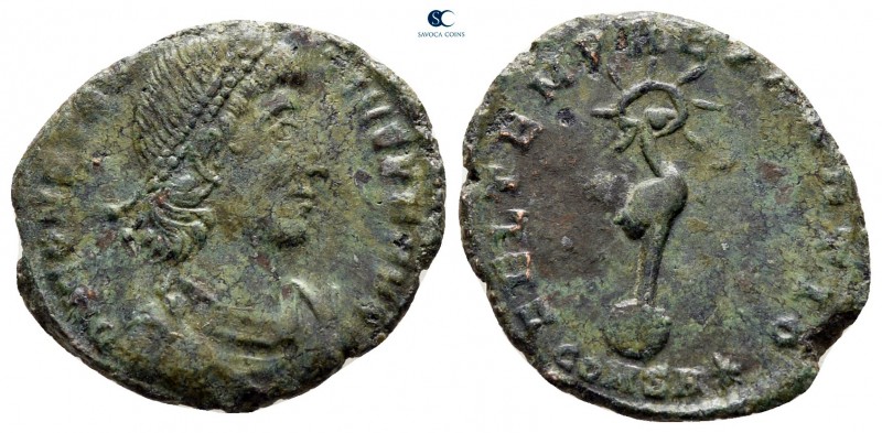 Constantius II AD 337-361. Constantinople
Follis Æ

18 mm., 2,15 g.



ne...